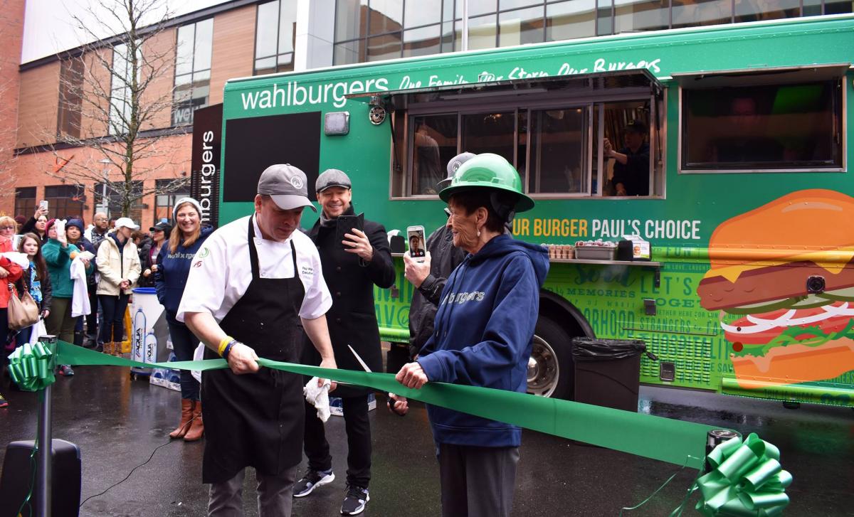 p1 Wahlburgers launch REP 22-18.jpg